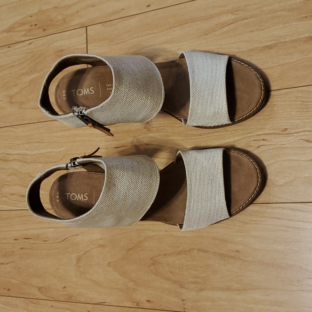 Tom's heels